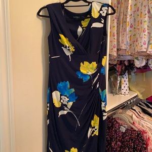 Darling faux Wray floral dress!